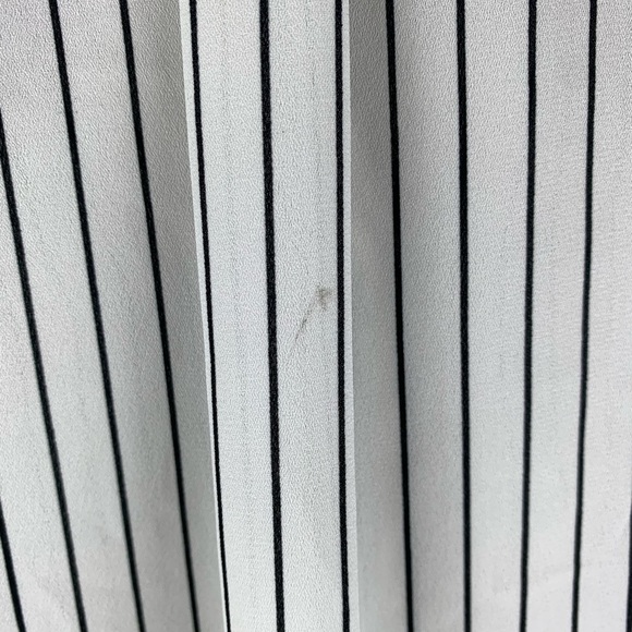 XL Vylette White & Black Pin Stripe button up Work Blouse - Picture 4 of 4